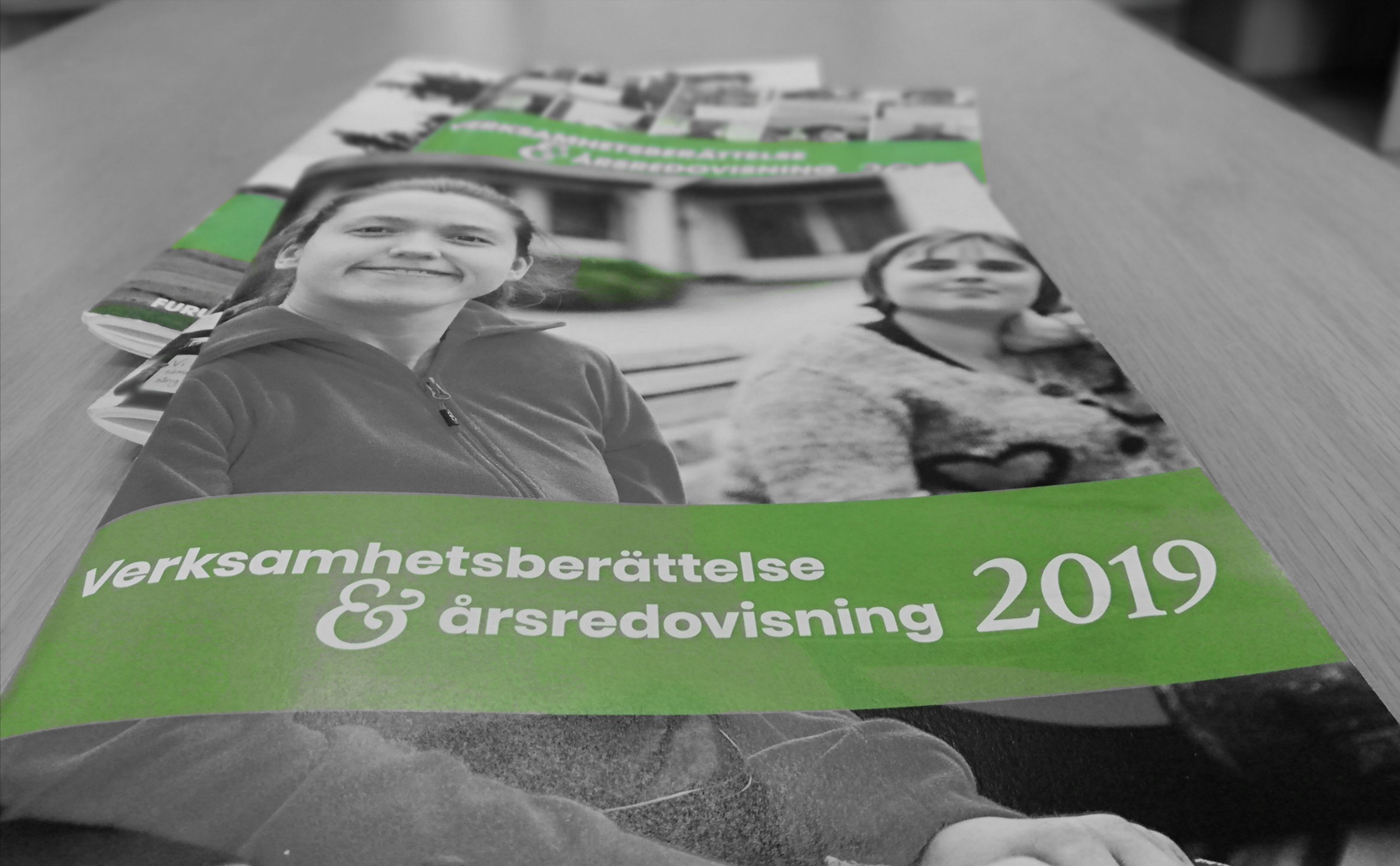Foto på VB 2019 i svartvitt med gröna inslag